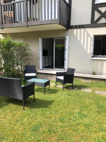 Magnifique 2P en Rez-de-jardin orienté SUD à 2 pas de la plage Cabourg Exterior foto